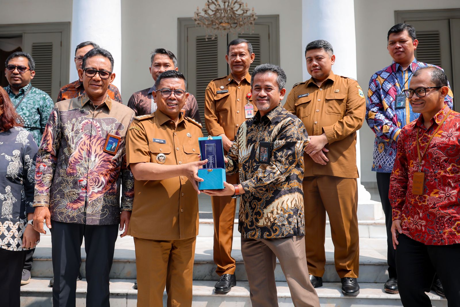 Gubernur Banten Andra Soni Bertekad Pemerataan  Listrik di Kepulauan